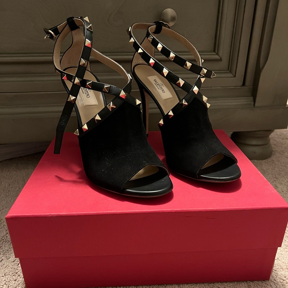 authentic valentino black rock stud heels